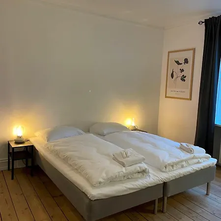 Comfy 2 Bedroom Getaway Lägenhet *